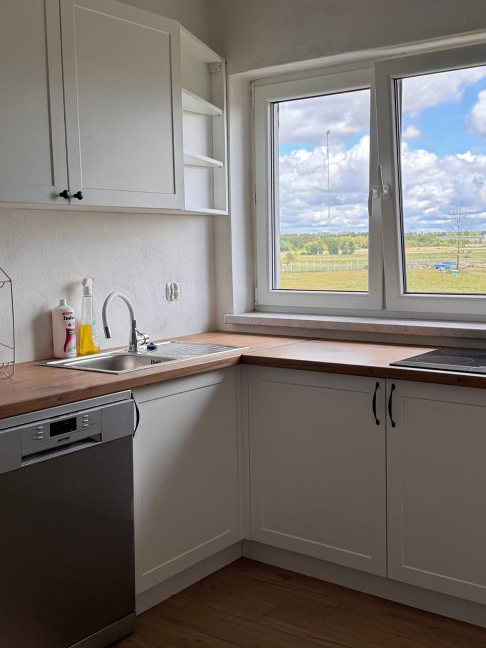 Kitchen or kitchenette, pet friendly, stove