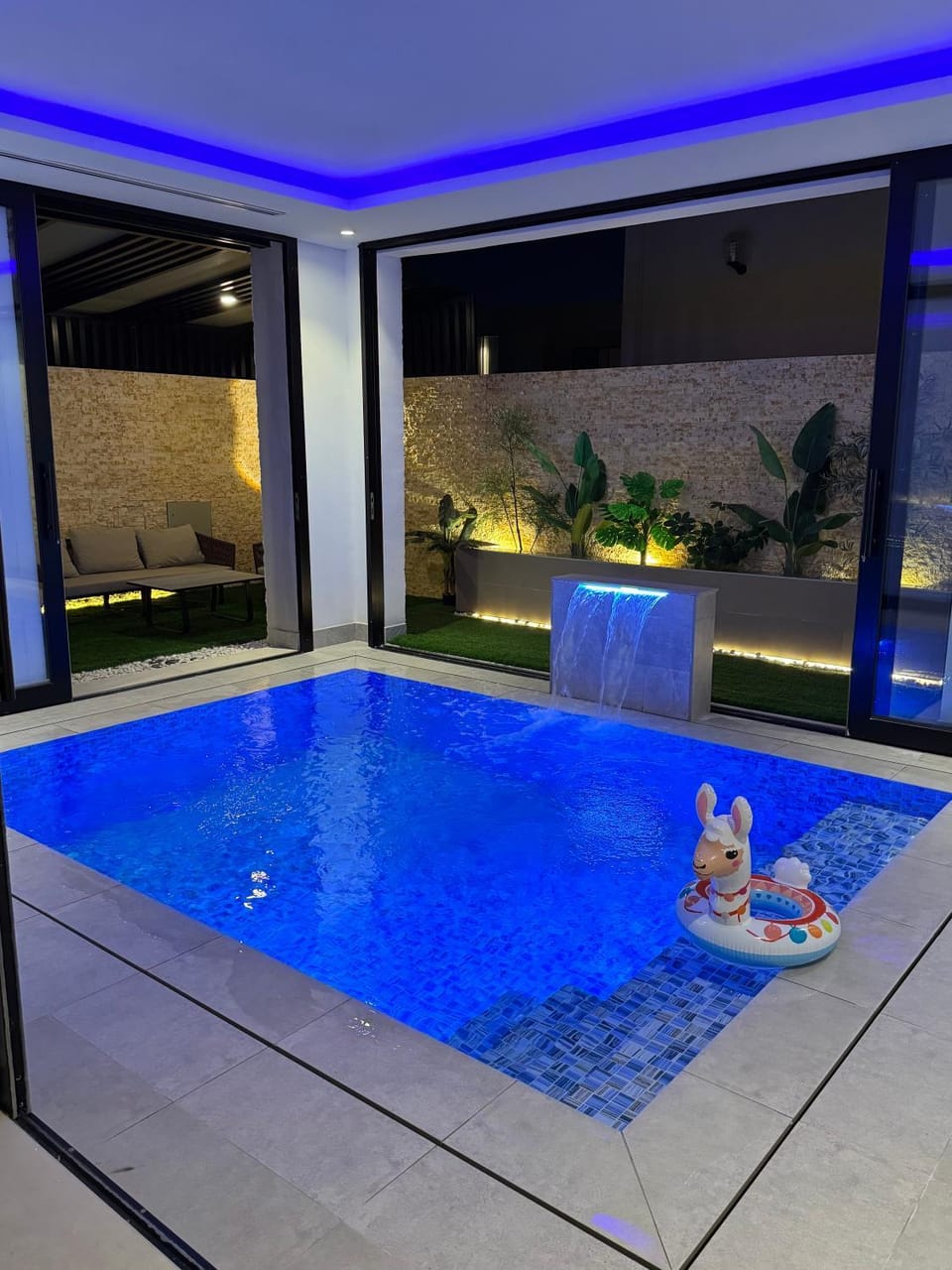 Pool view, Swimming pool