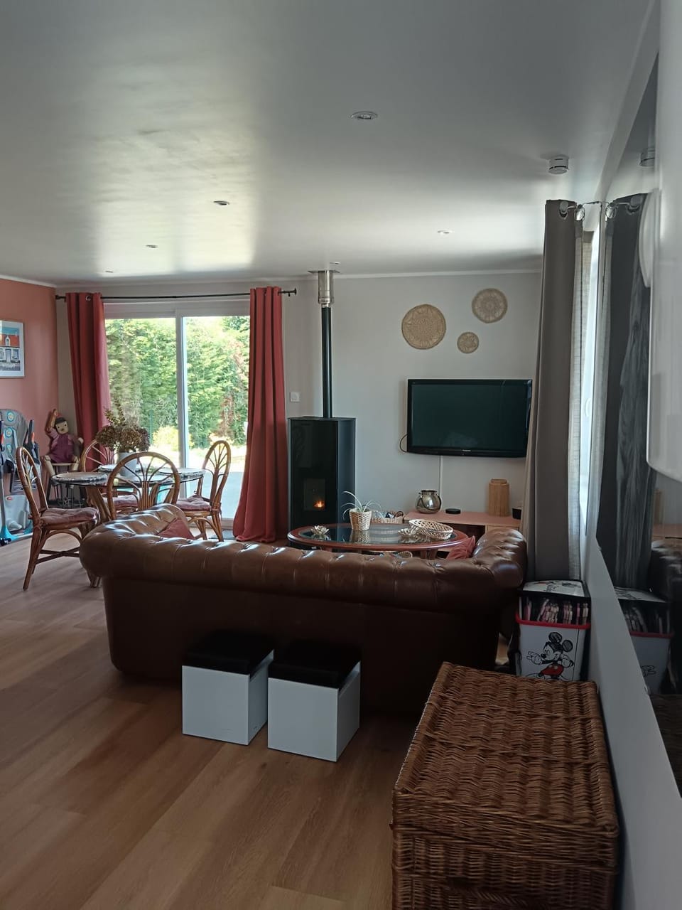 Communal lounge/ TV room, Dining area