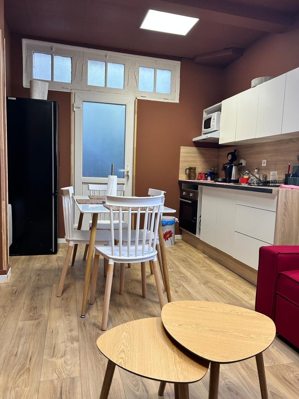 Kitchen or kitchenette, Living room, Seating area, Dining area, oven, stove