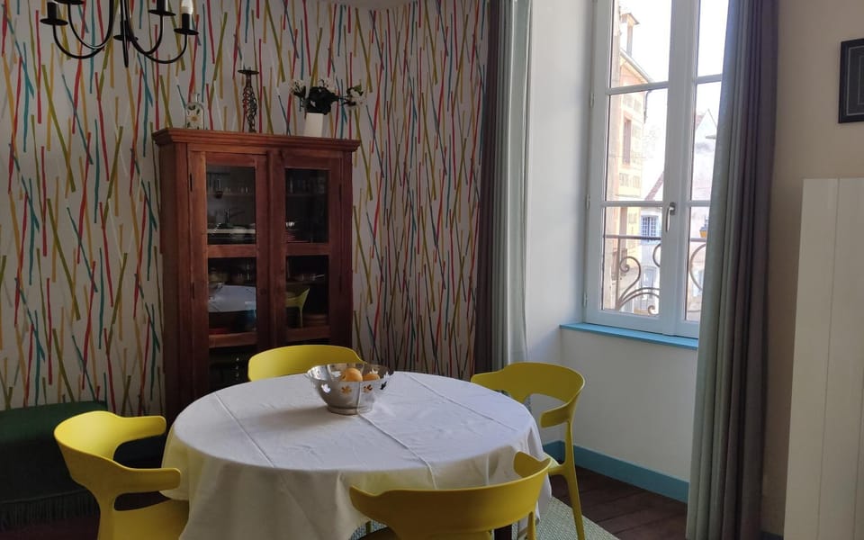 Dining area, Street view