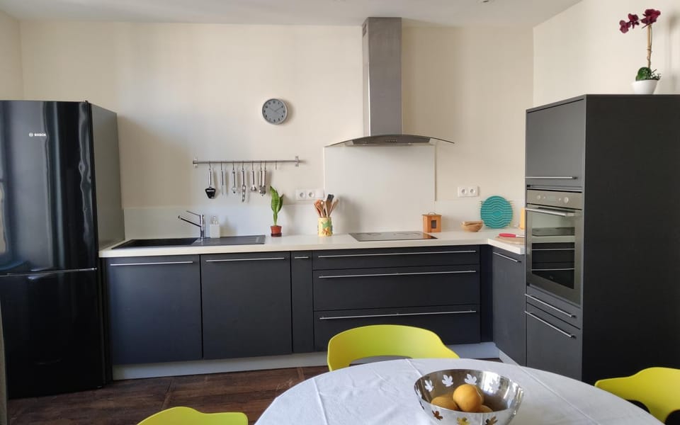 Kitchen or kitchenette, Dining area, dishwasher, oven, stove