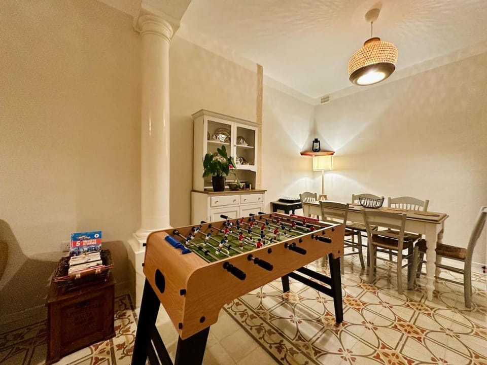 Maltese Charm - Seaside Stay - Table Soccer Apartment in Sliema
