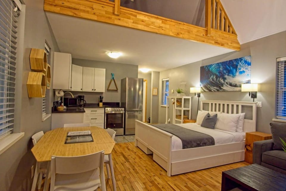 Bed, Kitchen or kitchenette, Living room, Bedroom
