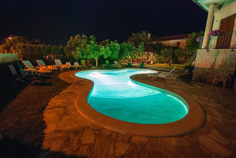 Night, Swimming pool