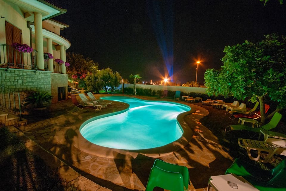Night, Swimming pool