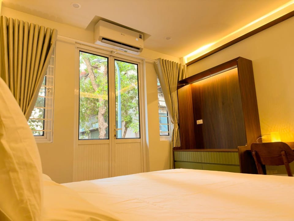 Bed, Photo of the whole room, Bedroom, air conditioner