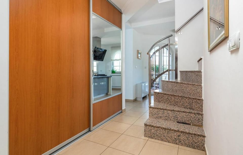 Apartments Dedić Apartment in Supetarska Draga