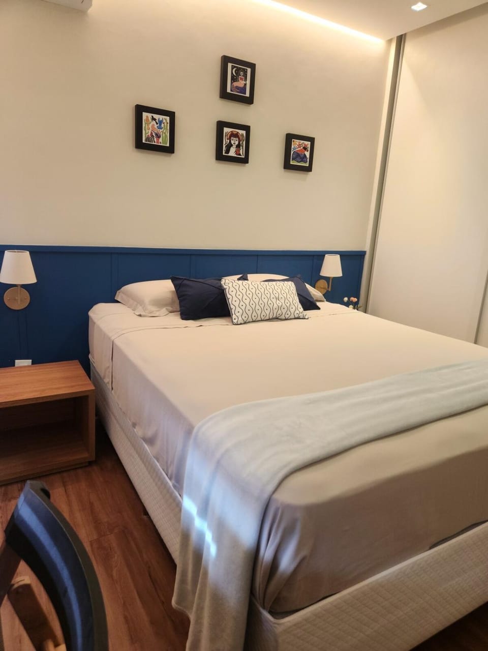 Bed, Photo of the whole room, Bedroom, wardrobe, air conditioner