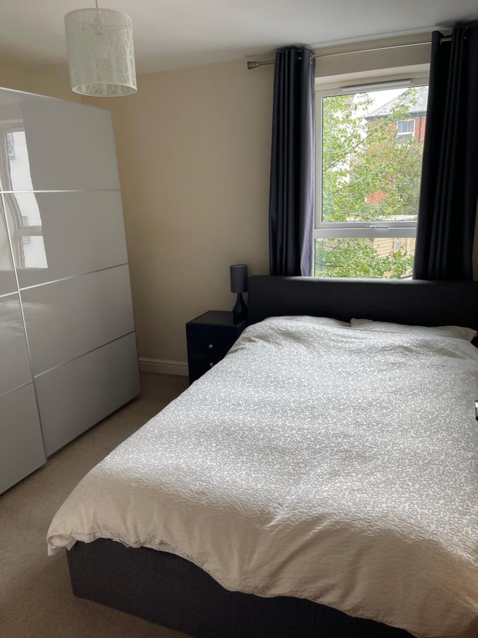 Double Room PRIVATE DEDICATED Bathroom Super Fast Wifi Great Feedback Vacation rental in Royal Tunbridge Wells
