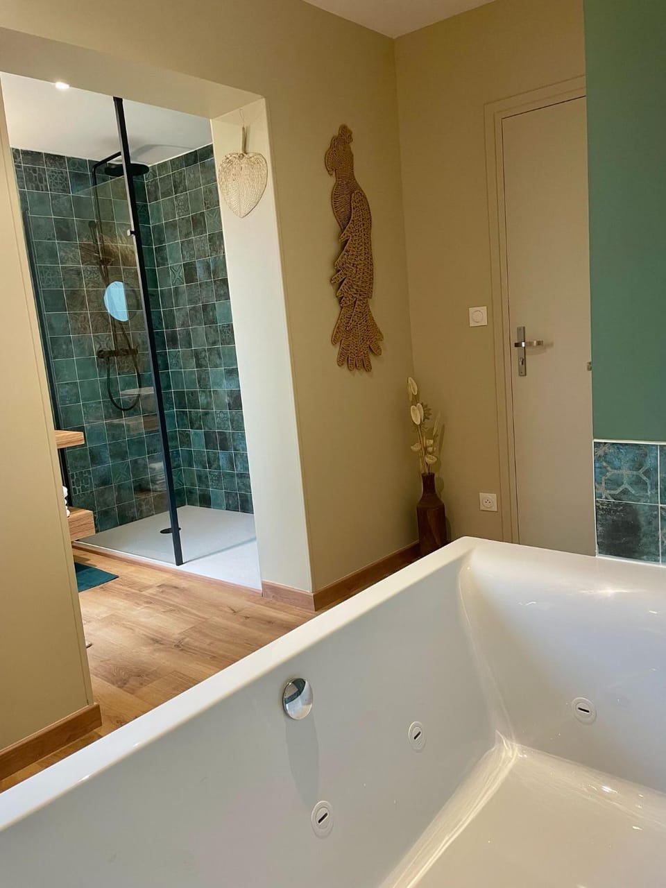 Hot Tub, Bathroom
