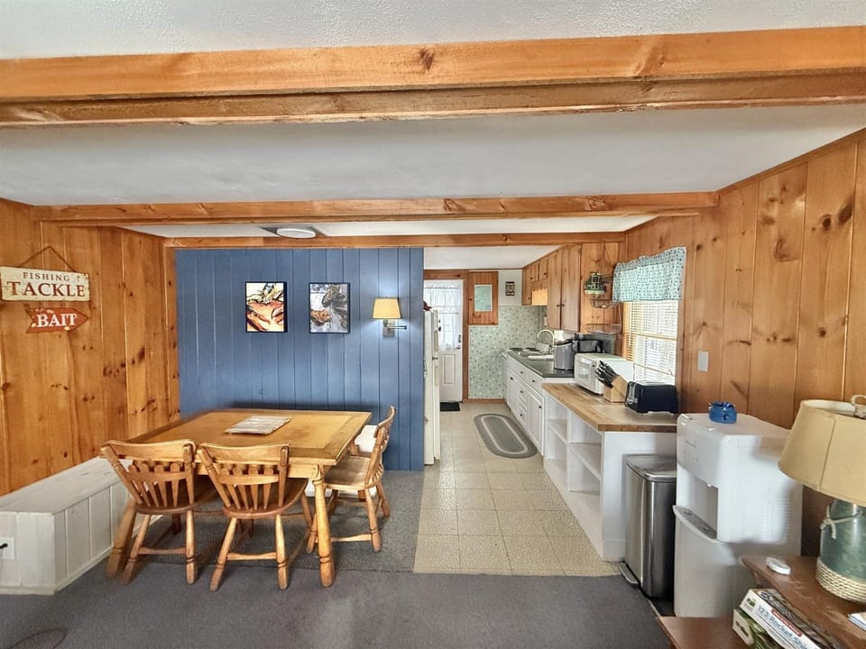 SUNSET SHORES LIMIT 4 cottage Villa in Gray