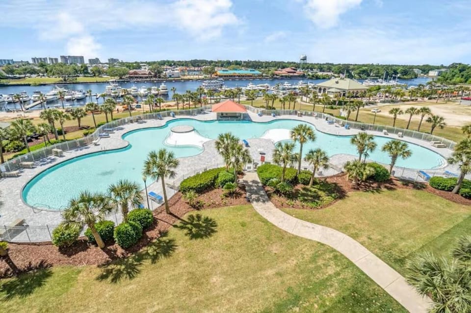 Swimming pool, Swimming pool