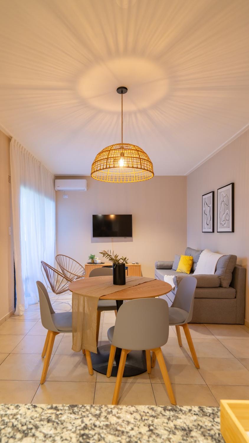 Seating area, Dining area
