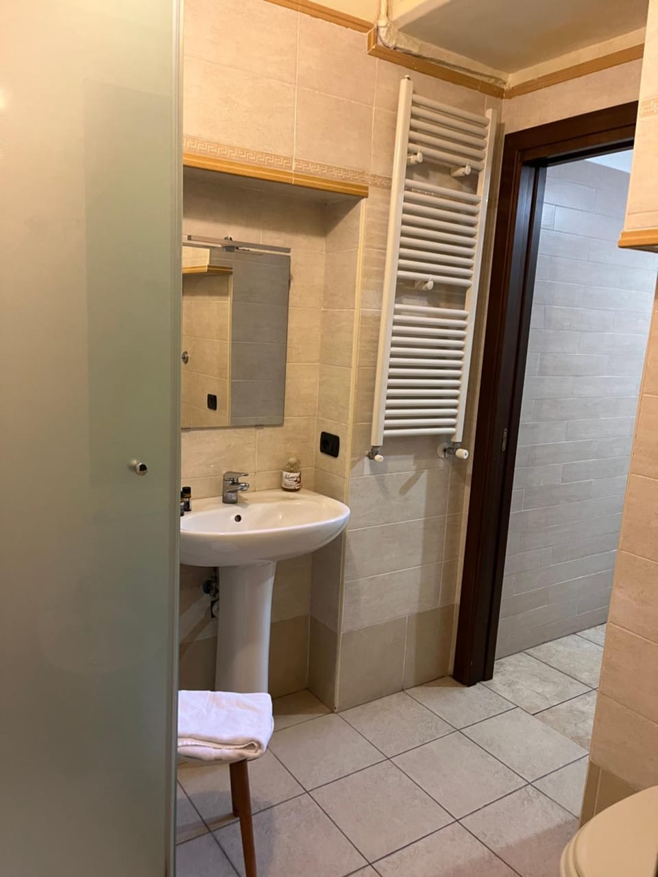 Shower, Bathroom, towels