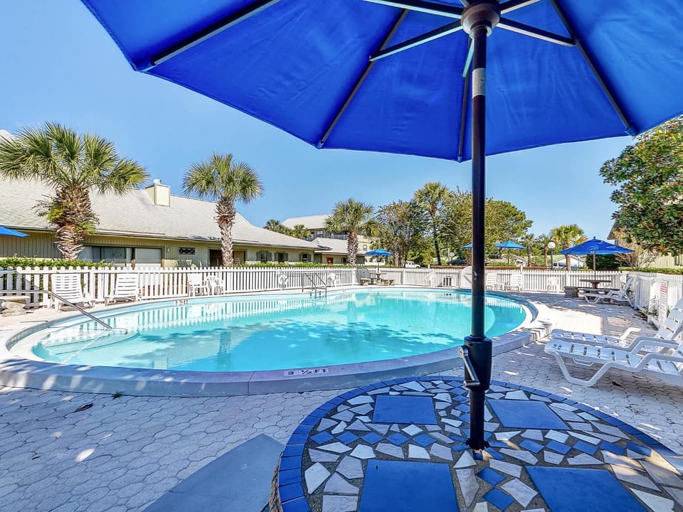 Seagrove Siesta at Beachwood Villages - Walk to Beach Outdoor Pools & More House in South Walton County