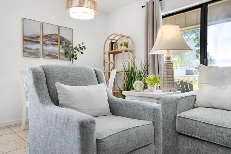 Seagrove Siesta at Beachwood Villages - Walk to Beach Outdoor Pools & More House in South Walton County