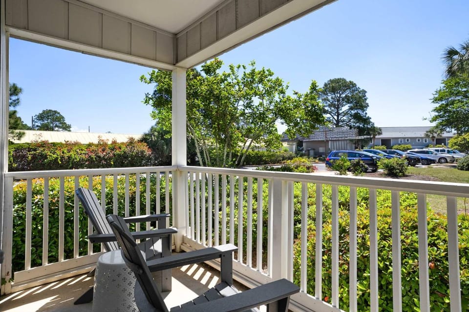 Seagrove Siesta at Beachwood Villages - Walk to Beach Outdoor Pools & More House in South Walton County