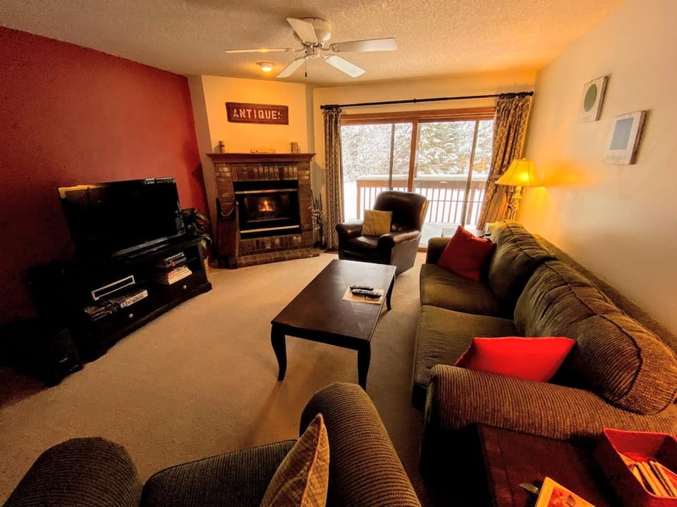SC4 Ski Slope Views Bretton Woods Condo House in Bretton Woods