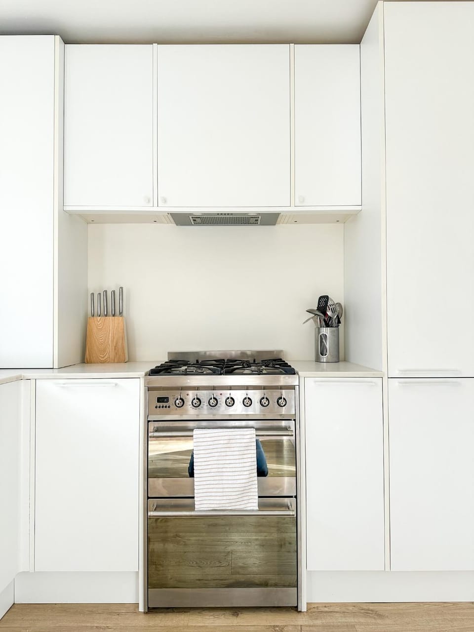 Kitchen or kitchenette, pet friendly, stove