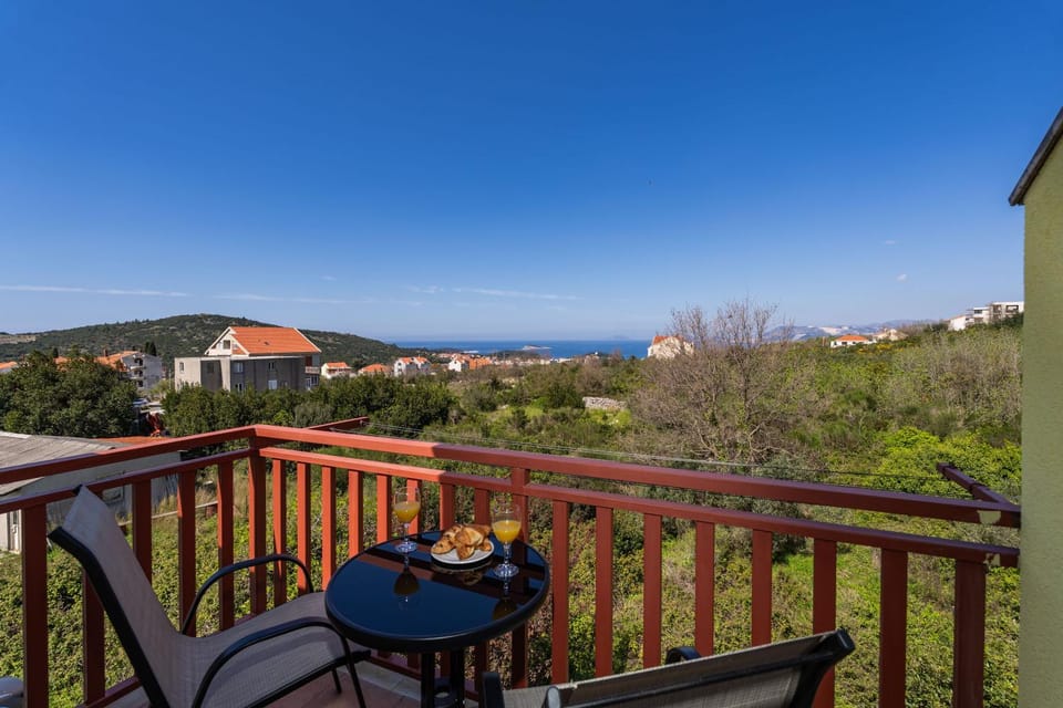 Day, Natural landscape, Balcony/Terrace, Sea view