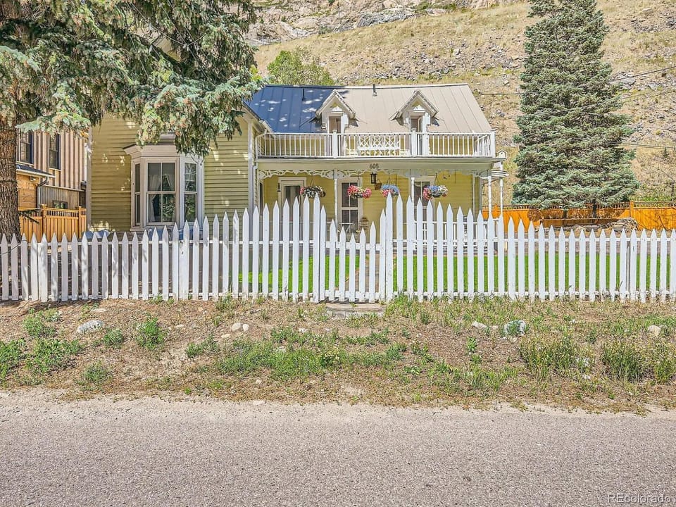 Historic 4 bedroom Victorian Home in Downtown Georgetown House in Georgetown