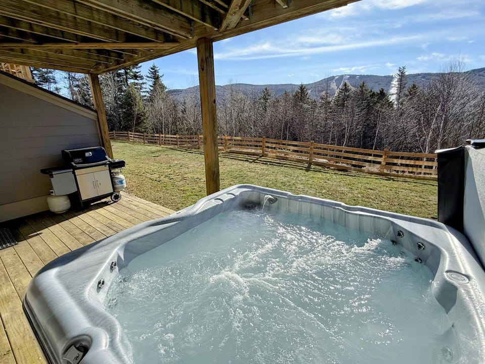 SH5 Luxurious Stone Hill Townhome House in Carroll