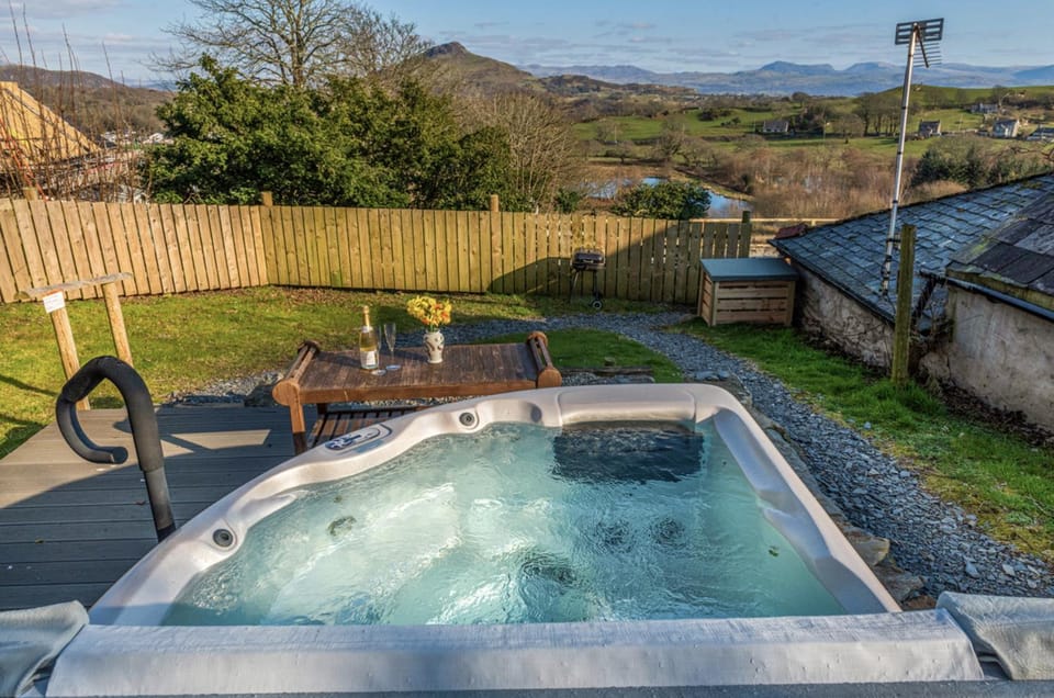 Hot Tub, Mountain view