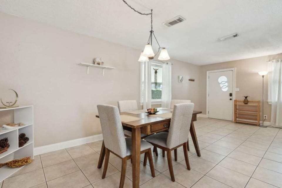 Saltwater Sanctuary for 6 1pup House in Jacksonville Beach