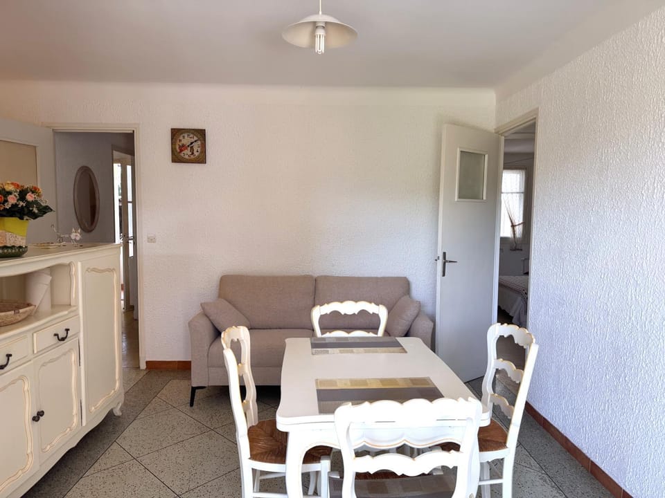 Communal lounge/ TV room, Living room, Lounge or bar, Dining area