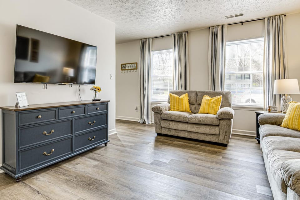 9 Mi to Dtwn Indianapolis Family-Friendly Home! House in Indianapolis