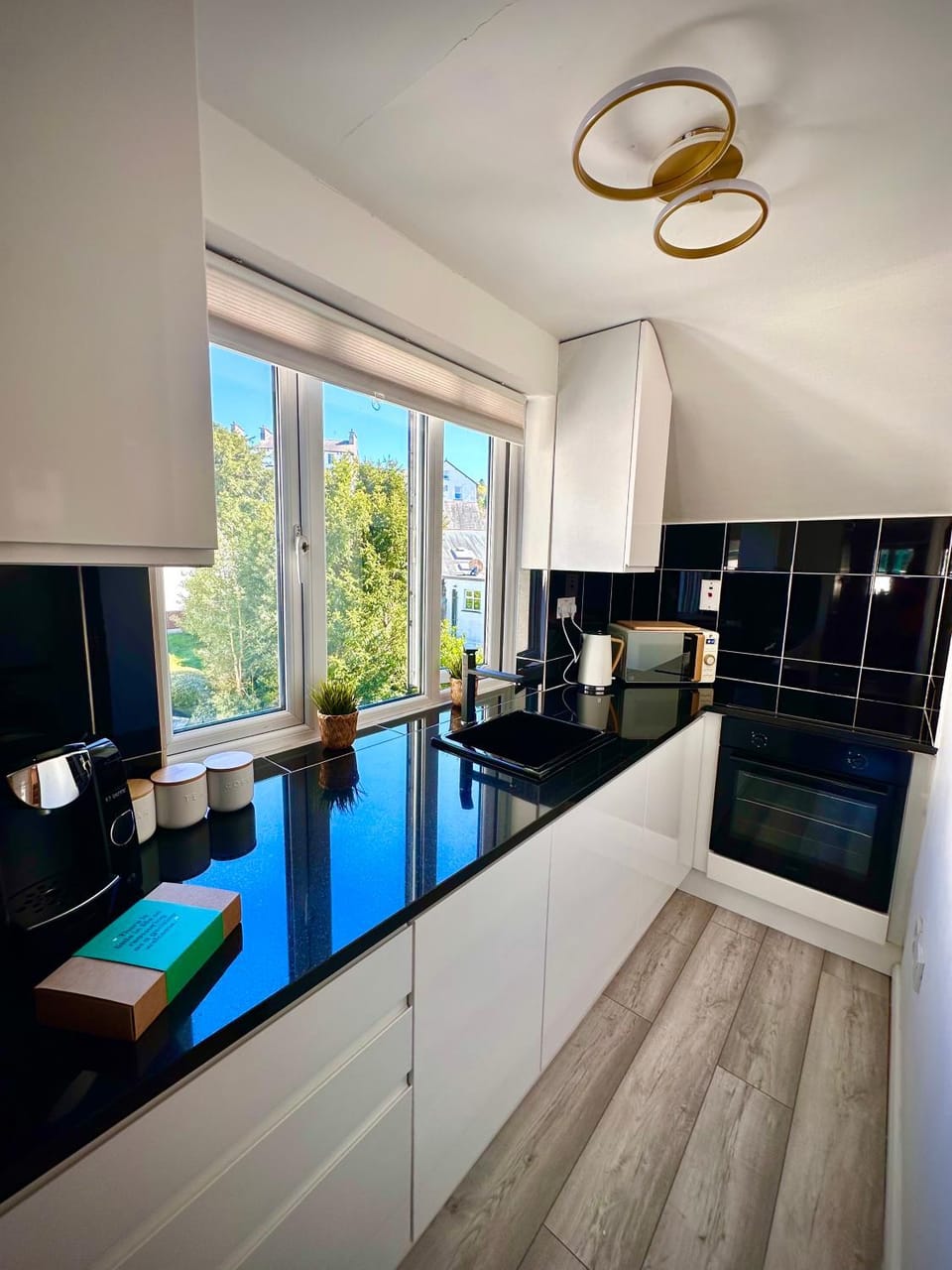 Kitchen or kitchenette, Dining area, pet friendly, stove