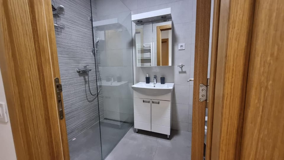 Apartman Dea Lux Novi Sad - Garage Parking -WiFi Apartment in Novi Sad