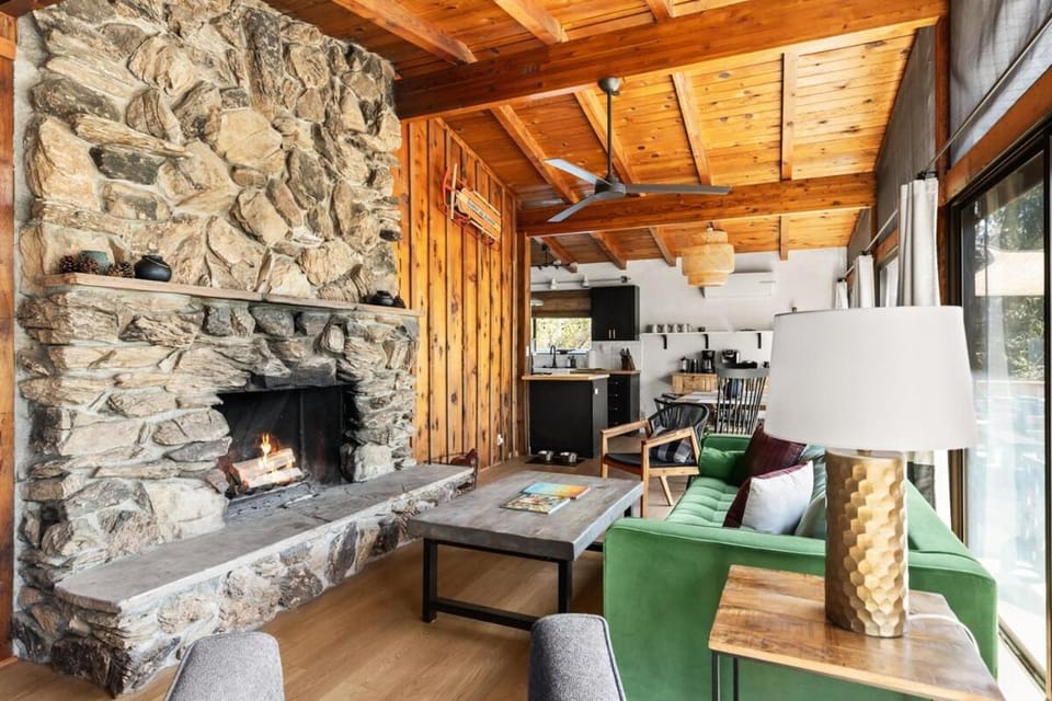 Living room, Seating area, fireplace