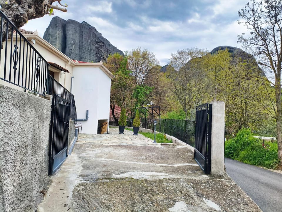 Property building, Spring, Mountain view
