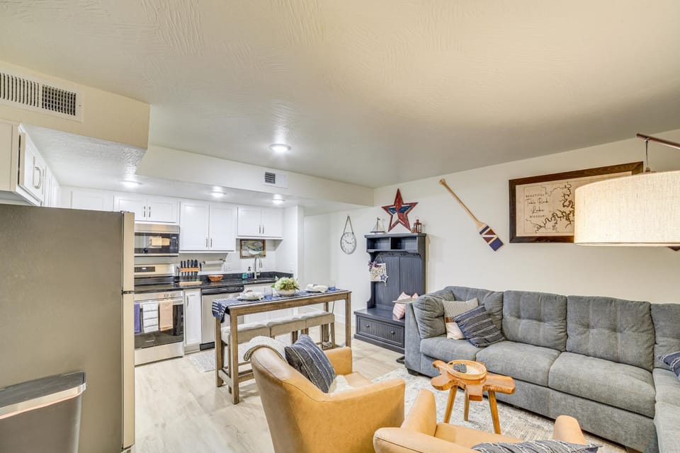 Walk to Branson Landing: Condo w/ Resort Amenities House in Branson