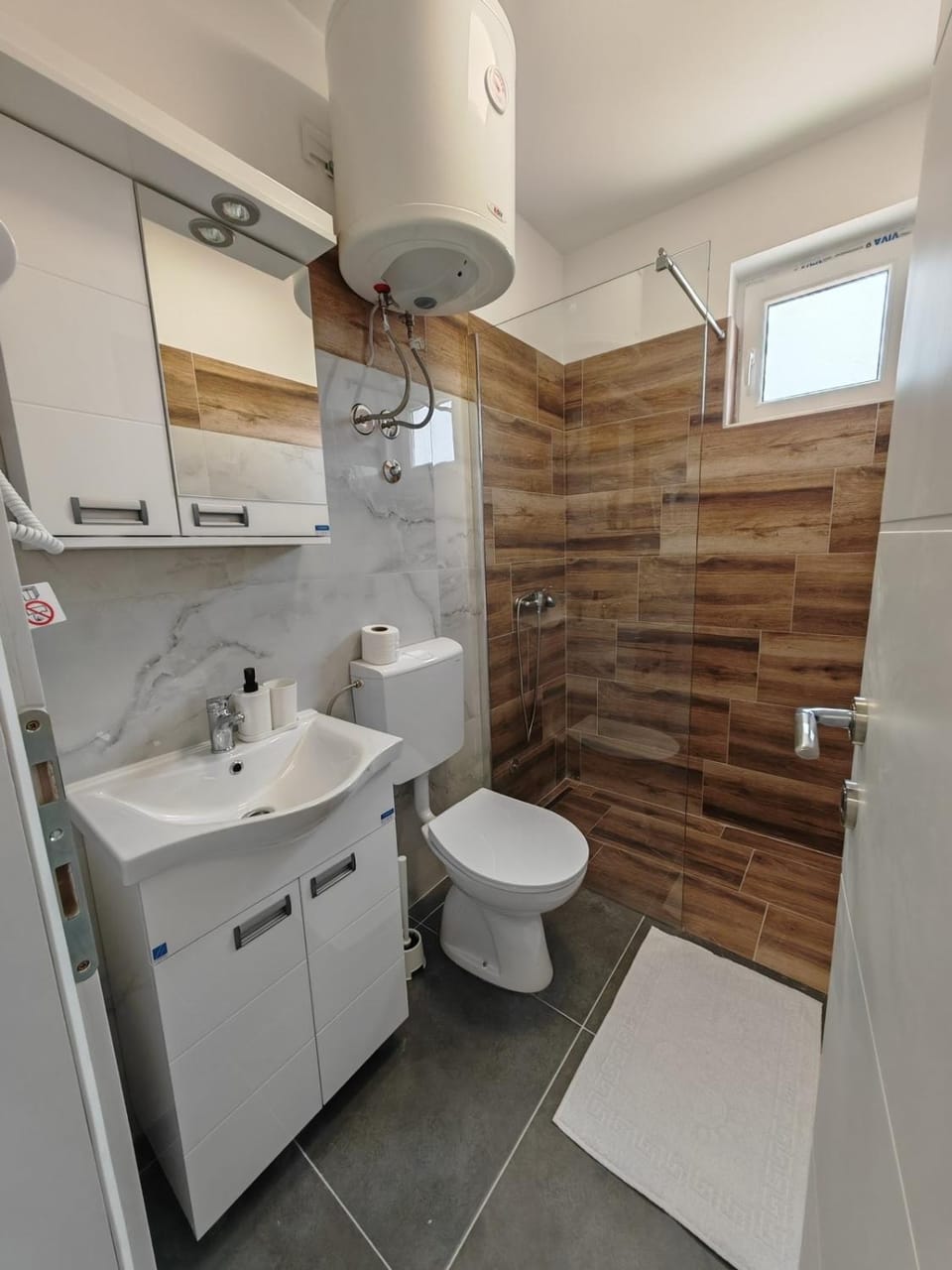 Shower, Toilet, Bathroom