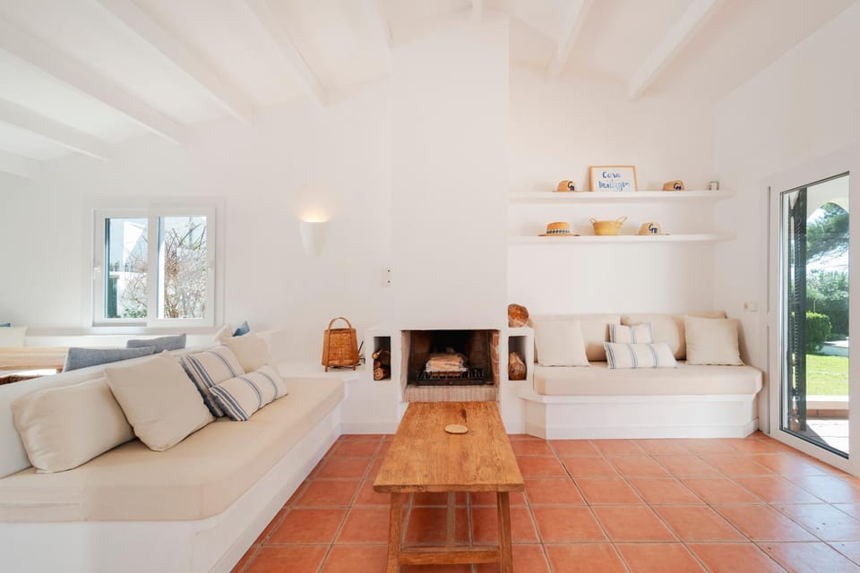 Living room, Photo of the whole room, Garden view, fireplace