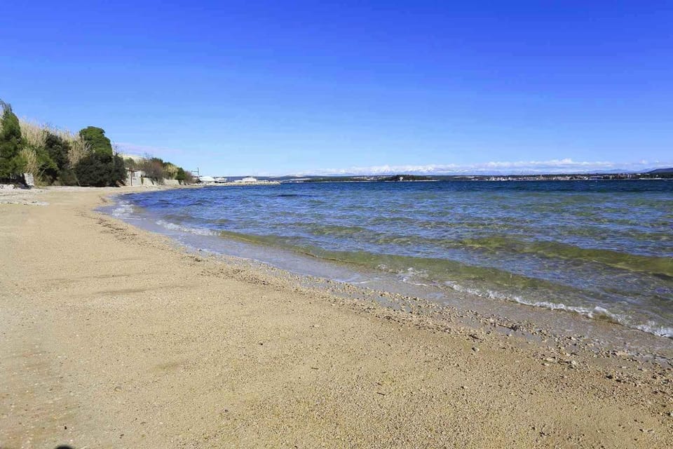 Nearby landmark, Summer, Beach