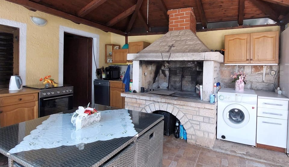 Dining area, laundry, kitchen