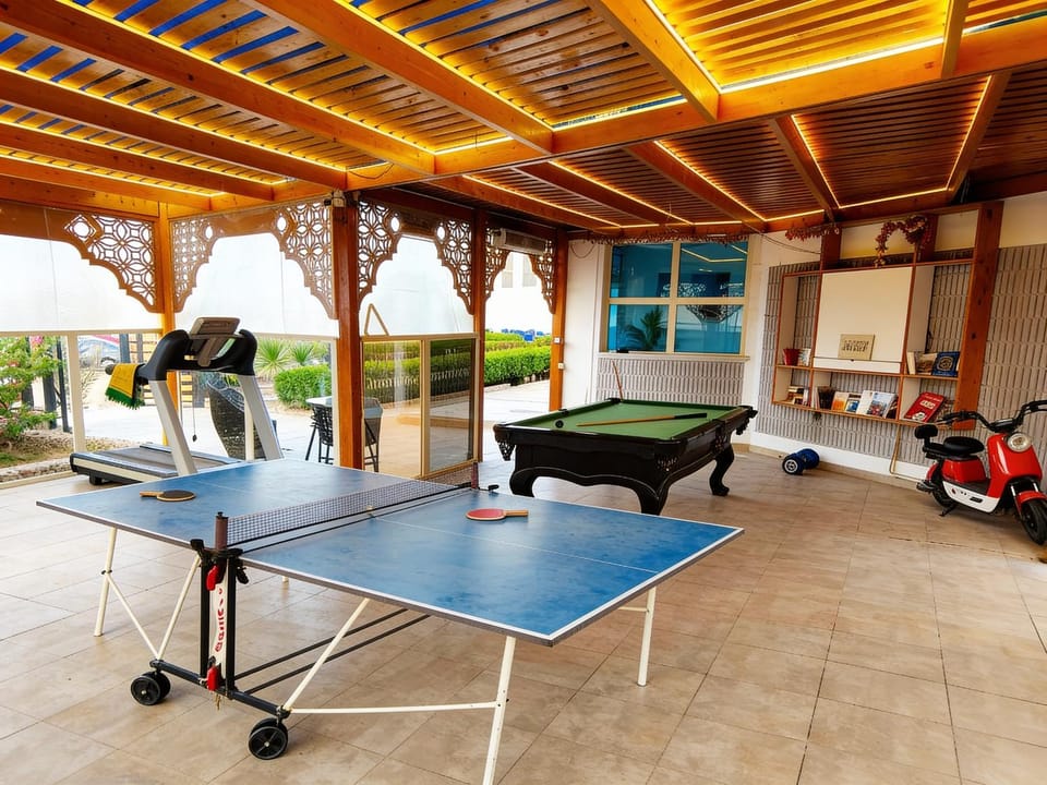 Billiard, Game Room, Table tennis