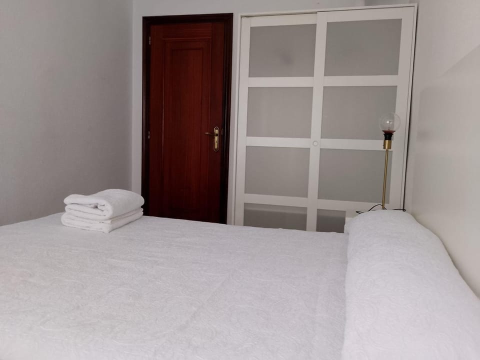 Bed, Photo of the whole room, Bedroom, towels, wardrobe