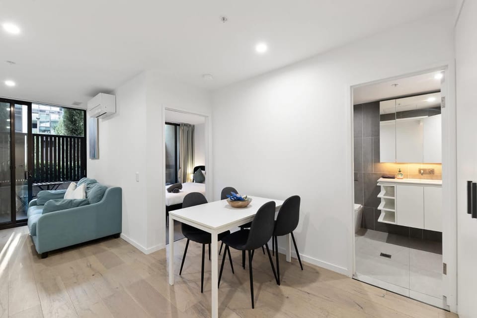 2B-1BR-1Car-Courtyard-CBD-Shops Apartment in Canberra