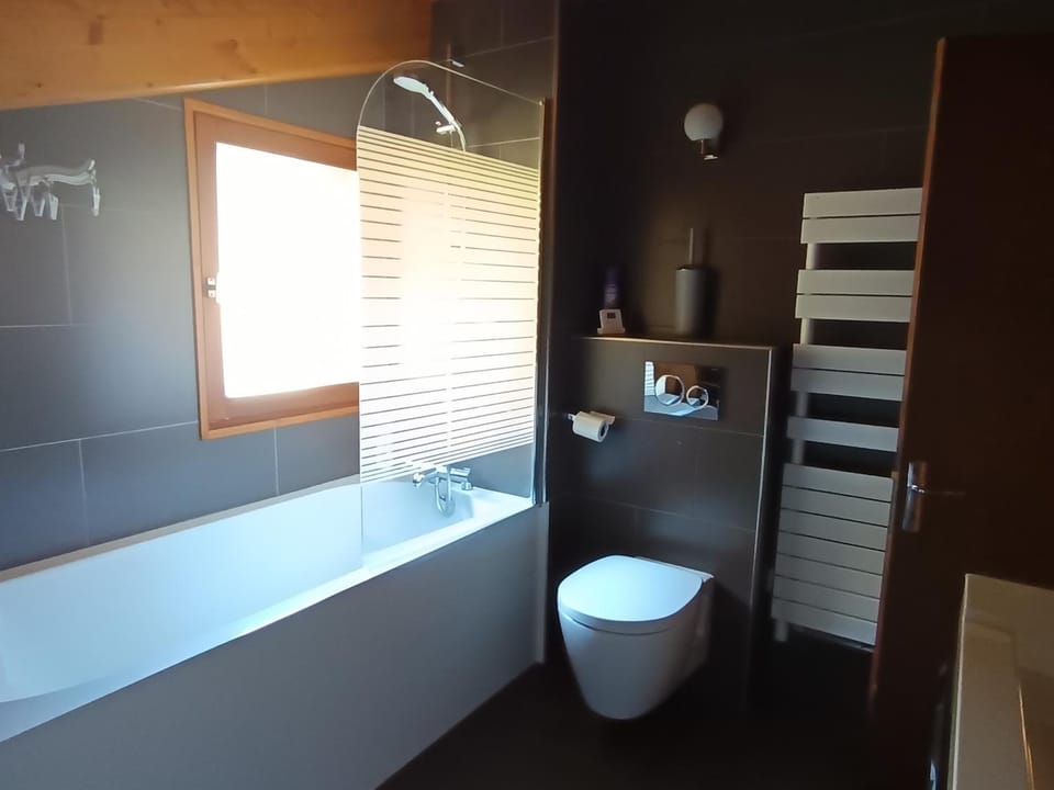 Charmant appartement dans chalet, face aux pistes, 4 chambres, 9 pers. - FR-1-445-219 Apartment in Montgenèvre