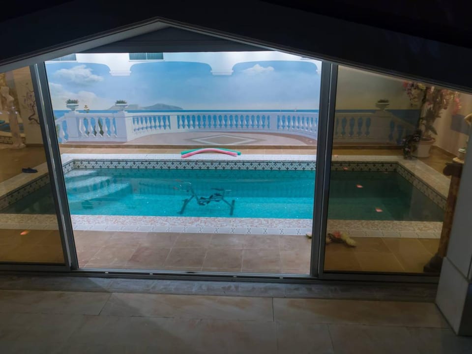 Villa de Maître 6 Chambres avec Piscine et Jacuzzi - FR-1-768-119 Villa in Roquebrune-sur-Argens