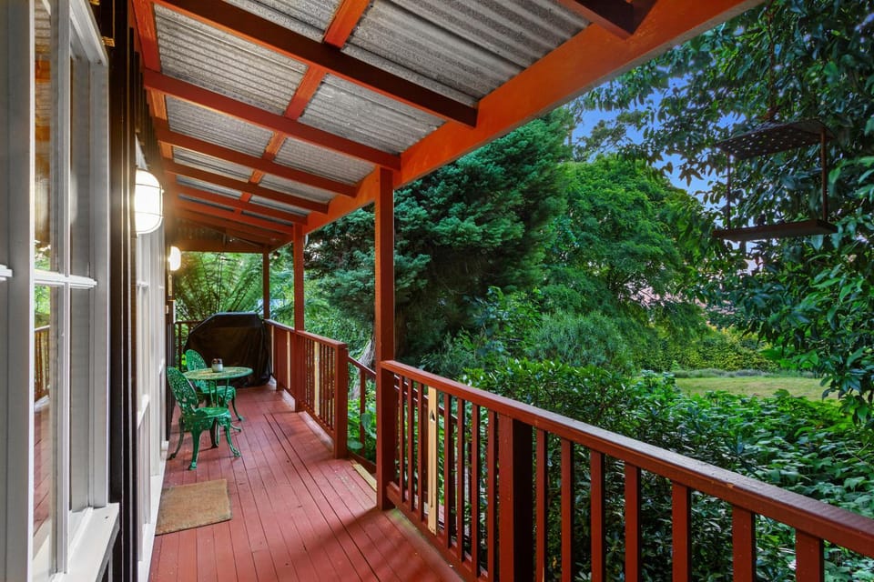 StayAU Windsong Cottage Idyllic Getaway Dandenong House in Mount Dandenong