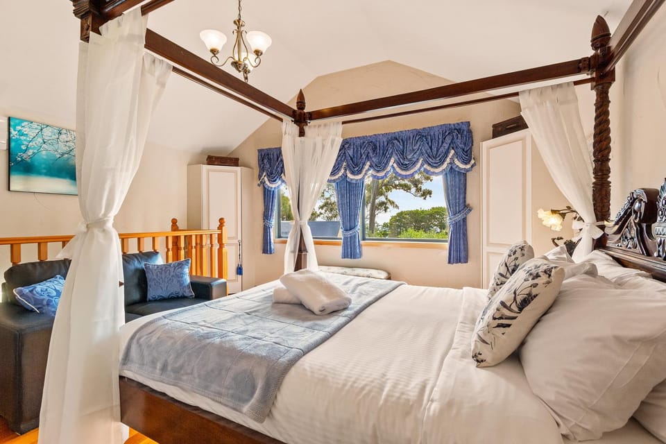 StayAU Bayview Candlewick Suite SPA in Dandenong House in Mount Dandenong