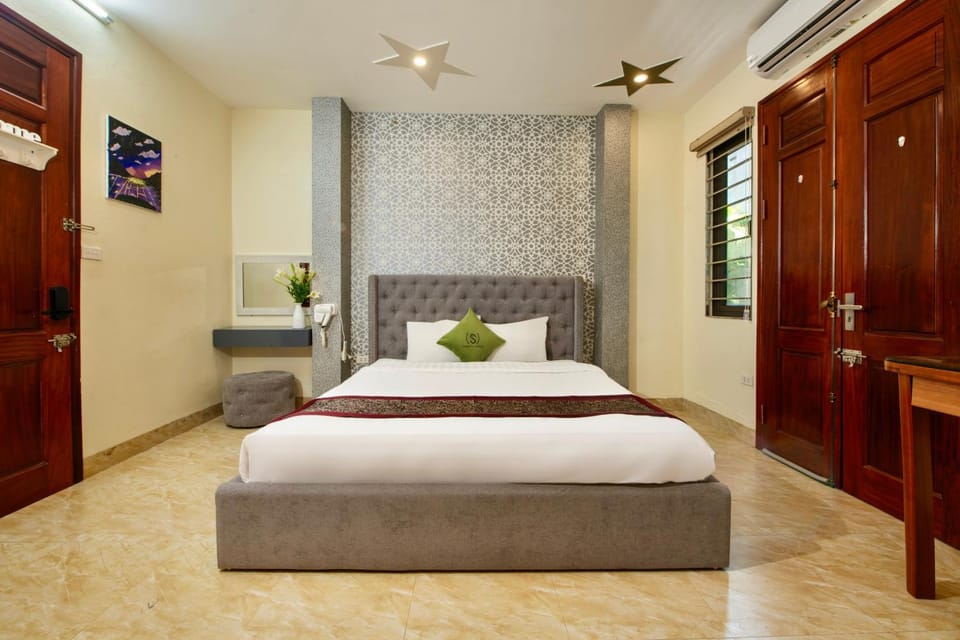 Shower, Toilet, Bed, Bathroom, TV and multimedia, Coffee/tea facilities, Balcony/Terrace, Decorative detail, bidet, hair dryier, heating, internet, towels, wardrobe, air conditioner