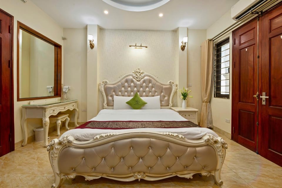 Shower, Toilet, Bed, Bathroom, TV and multimedia, Coffee/tea facilities, Balcony/Terrace, Decorative detail, bidet, hair dryier, heating, internet, towels, wardrobe, air conditioner