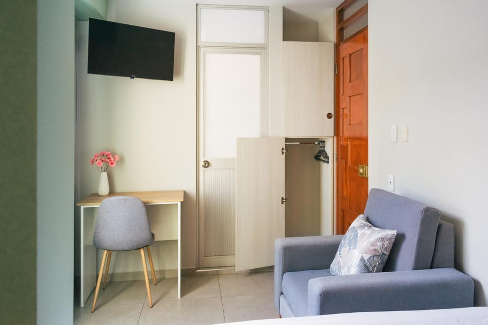 Photo of the whole room, furniture, wardrobe